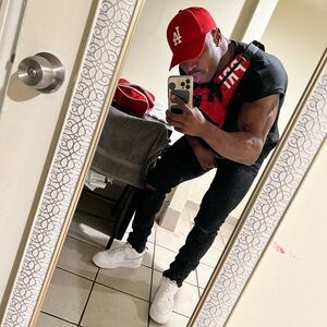 Meet your Posher, Adonis